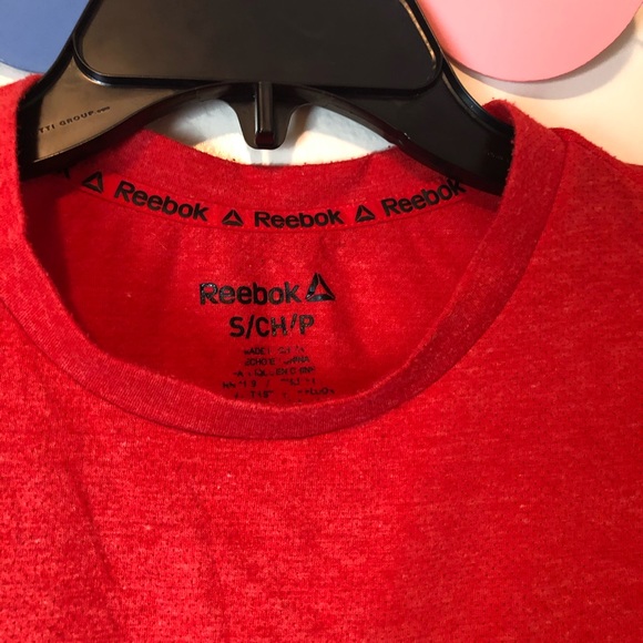 ⭐️ Reebok Cut-Off Women’s Tank Top - Picture 4 of 4